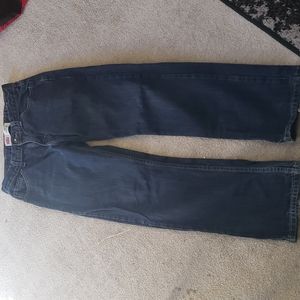 Levi, 14 reg, w 27 l 27